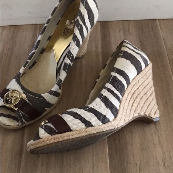 Michael Kors Safari Zebra Print Open Peep Toe Wedges Size 8.5 - Picture 4 of 8